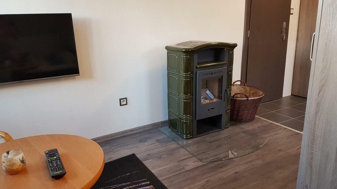 Room With A High Tatras View And Fireplace Štrba المظهر الخارجي الصورة